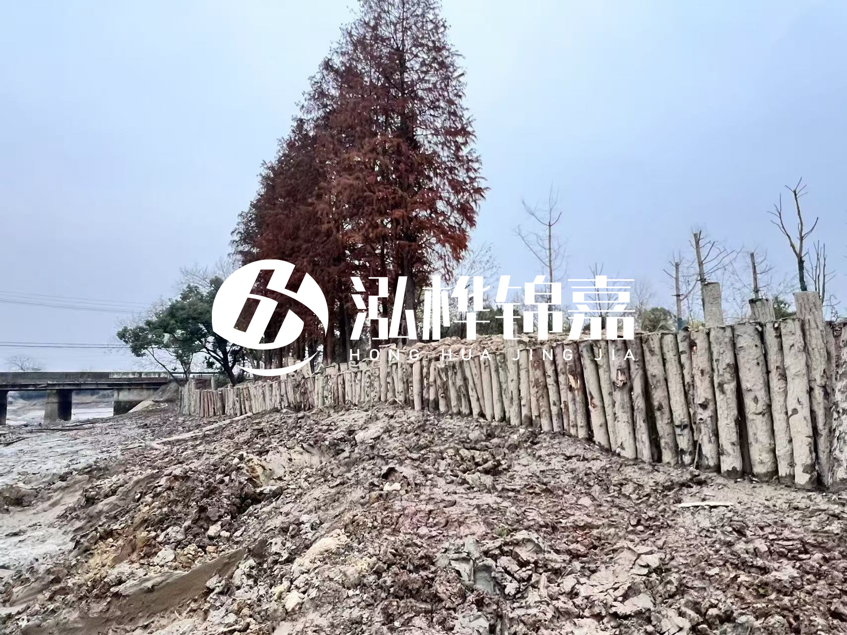 平?jīng)鐾跈C(jī)打木樁專業(yè)施工-松木樁工程量怎么計(jì)算的？