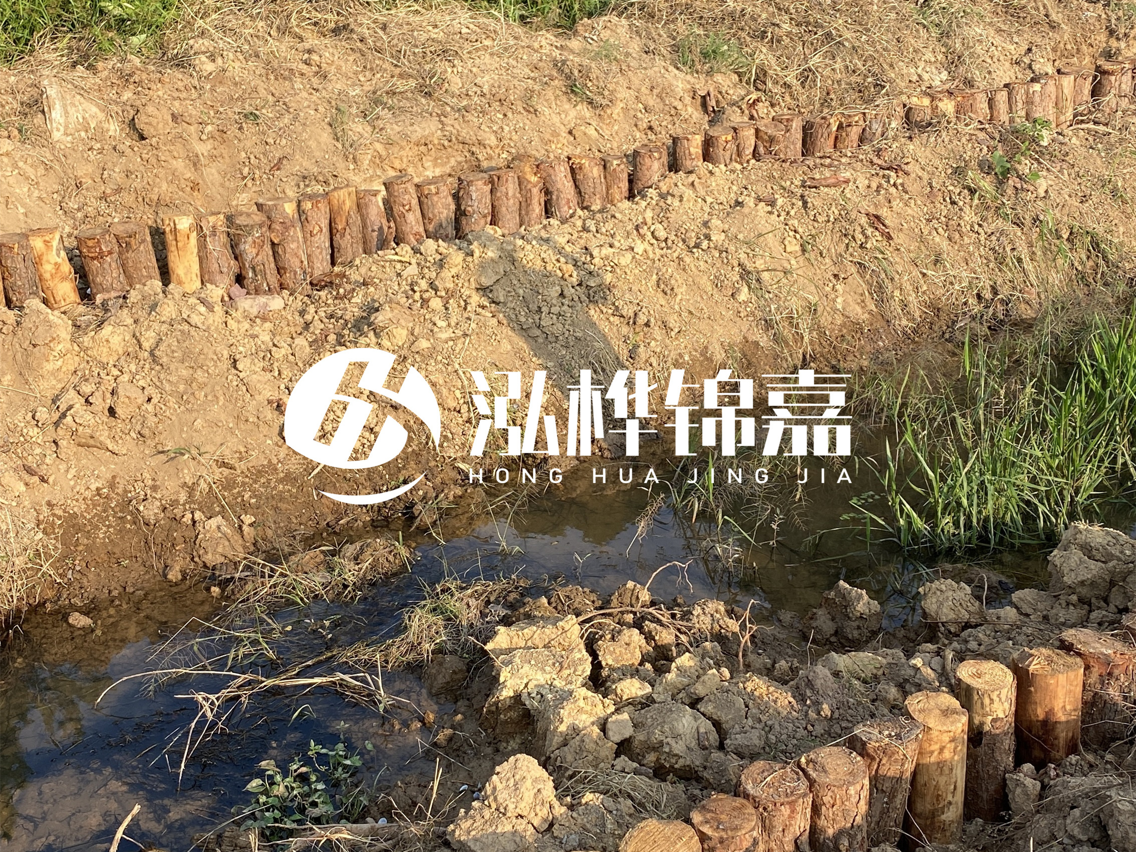 防汛木樁價(jià)格中的施工費(fèi)如何計(jì)算？水下打樁和陸地打樁費(fèi)用差異？
