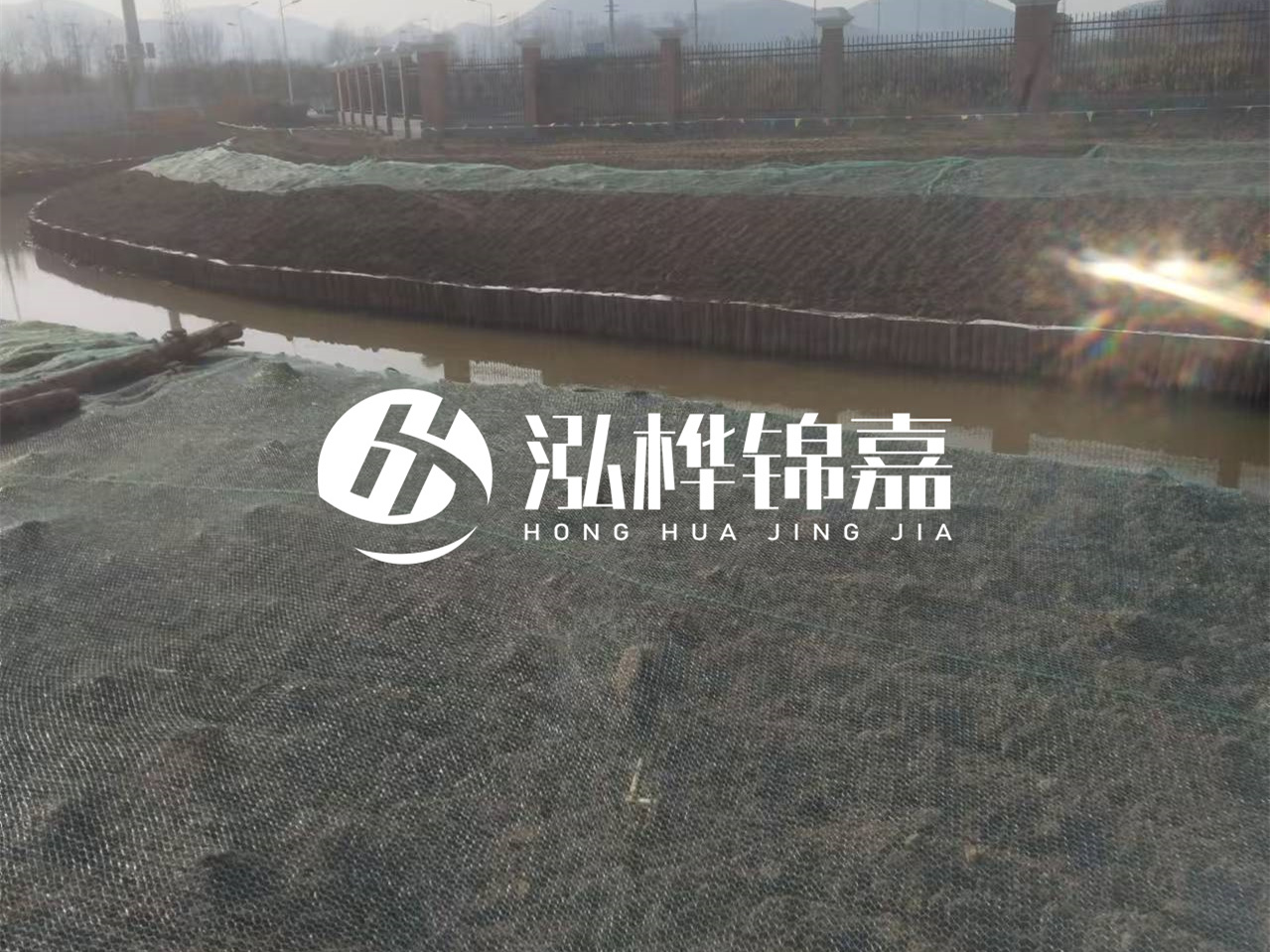 河道木樁打不下去怎么辦？河道打樁木能在水里使用多少年？